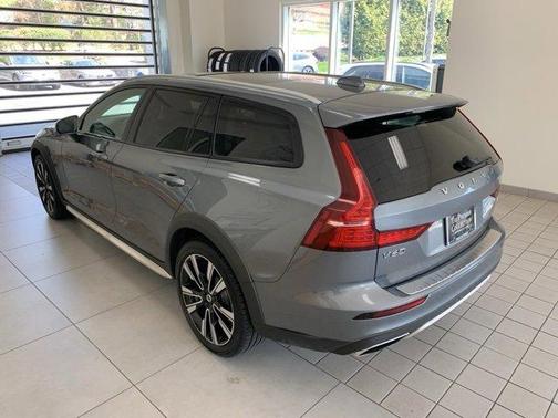 2020 Volvo V60 Cross Country T5