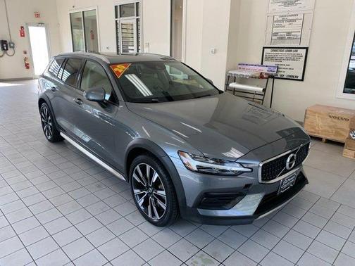 2020 Volvo V60 Cross Country T5
