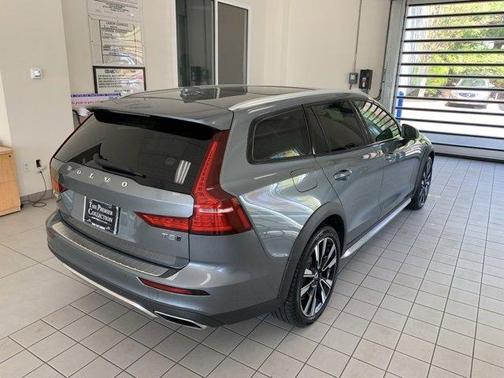 2020 Volvo V60 Cross Country T5