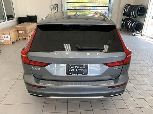 2020 Volvo V60 Cross Country T5