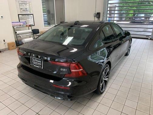 2025 Volvo S60 B5 Plus