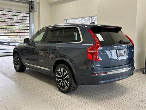 2024 Volvo XC90 Recharge Plug-In Hybrid T8 Plus Bright Theme 7 Passenger