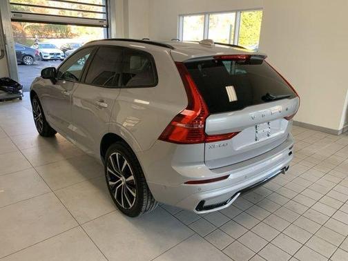 2025 Volvo XC60 B5 Plus
