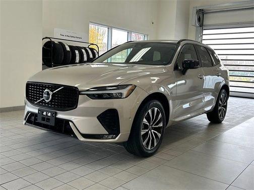 2025 Volvo XC60 B5 Plus