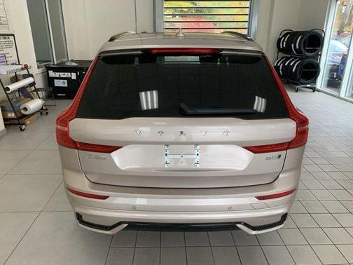 2025 Volvo XC60 B5 Plus