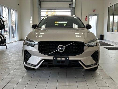 2025 Volvo XC60 B5 Plus