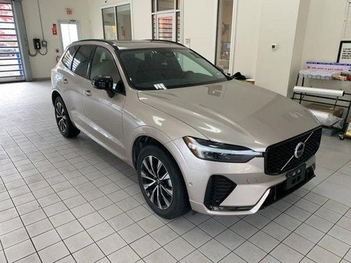 2025 Volvo XC60 B5 Plus