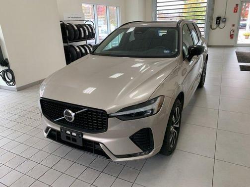 2025 Volvo XC60 B5 Plus