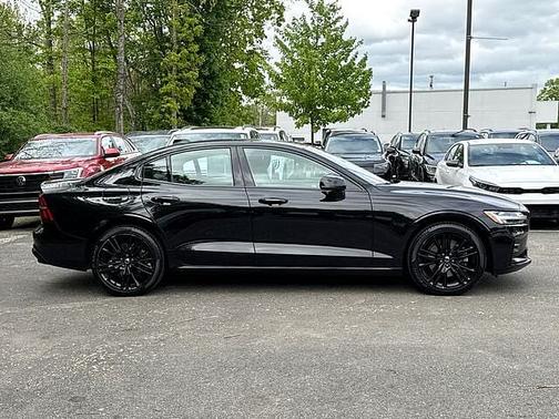 Onyx Black 2024 Volvo S60 Plus