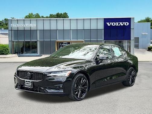 Onyx Black 2024 Volvo S60 Plus