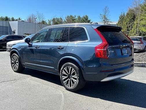 Denim Blue 2022 Volvo XC90 T6 Momentum