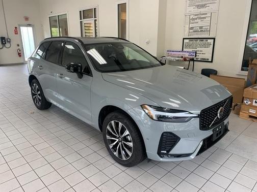 2025 Volvo XC60 B5 Plus