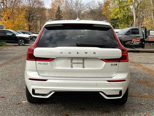2026 Volvo XC60 B5 Ultra
