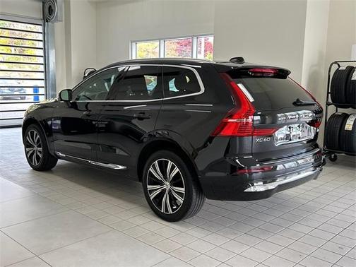 2023 Volvo XC60 B5 Plus Bright Theme