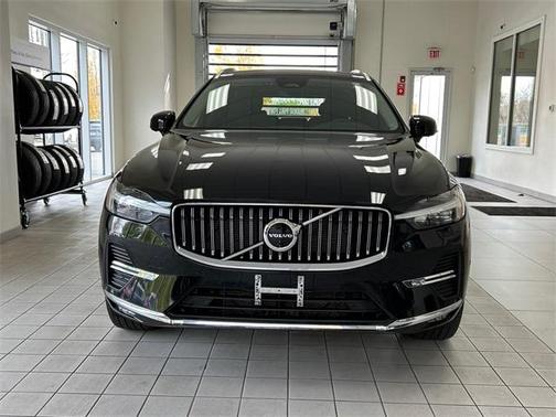 2023 Volvo XC60 B5 Plus Bright Theme