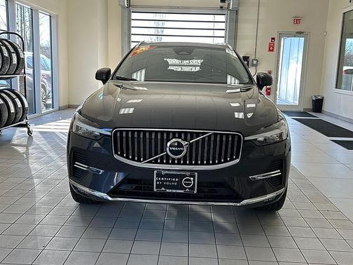 2022 Volvo XC60 B5 Inscription