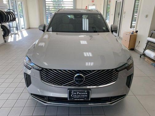 2025 Volvo XC90 B6 Plus 7-Seater
