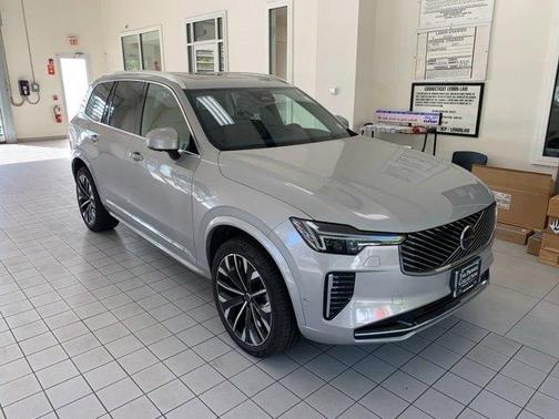 2025 Volvo XC90 B6 Plus 7-Seater
