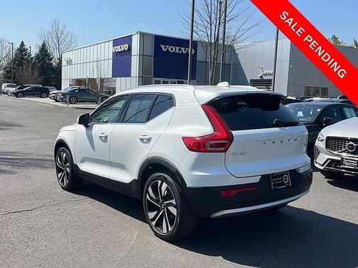 Crystal White 2023 Volvo XC40 Plus