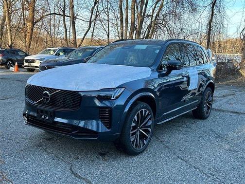 2026 Volvo XC90 B6 Ultra Dark Theme 6-Seater