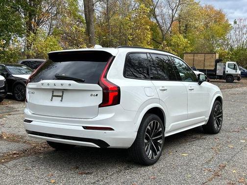 2026 Volvo XC90 B6 Ultra Dark Theme 7-Seater