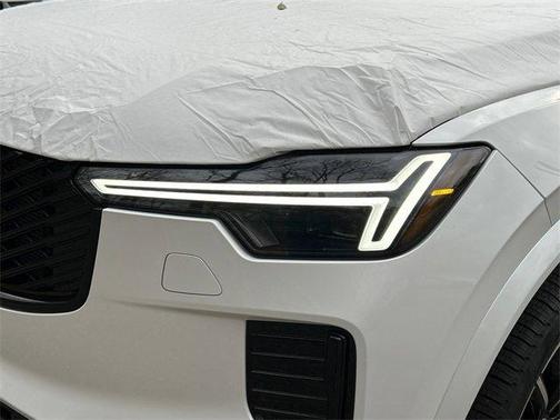 2026 Volvo XC90 B6 Ultra Dark Theme 7-Seater