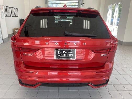 2023 Volvo XC60 B5 Plus Dark Theme