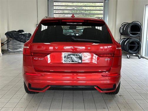 2023 Volvo XC60 B5 Plus Dark Theme