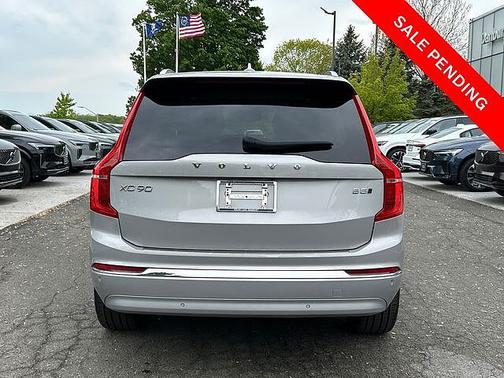 Silver Dawn 2023 Volvo XC90 Plus