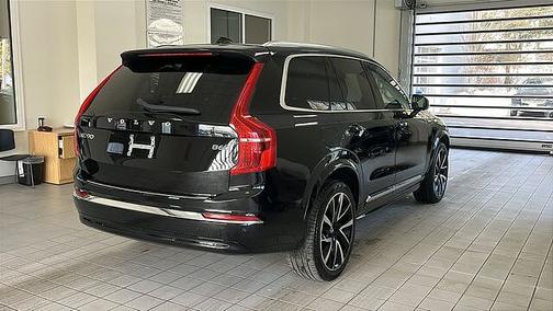 2023 Volvo XC90 Plus