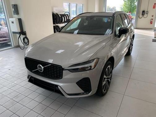 2025 Volvo XC60 B5 Plus