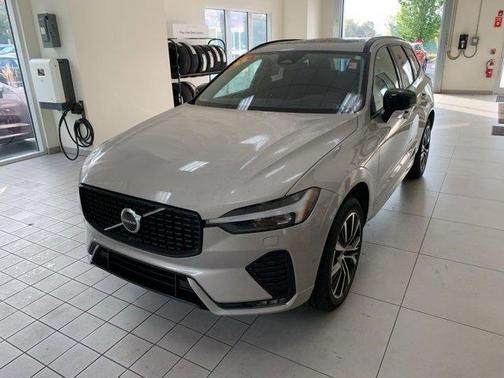 2025 Volvo XC60 B5 Plus