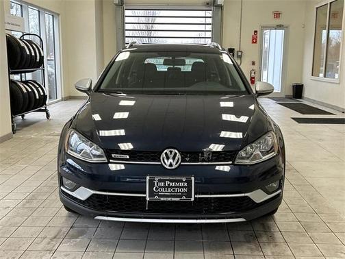 2017 Volkswagen Golf Alltrack TSI S