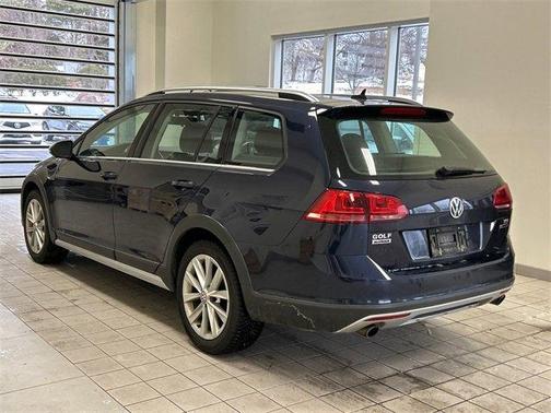 2017 Volkswagen Golf Alltrack TSI S