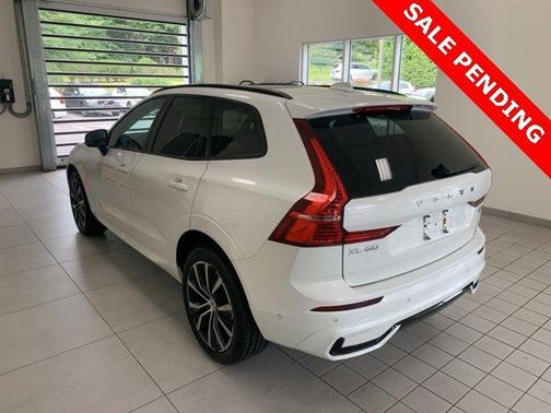 2023 Volvo XC60 B5 Plus Dark Theme