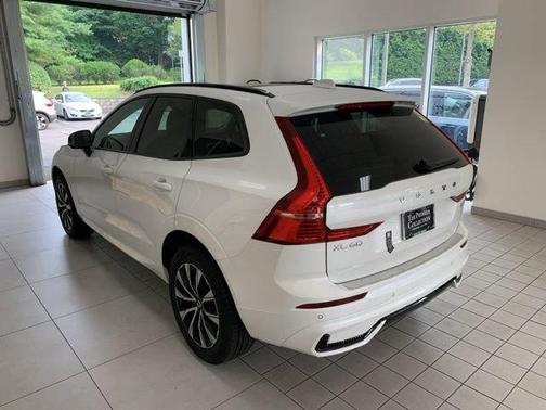 2025 Volvo XC60 B5 Core