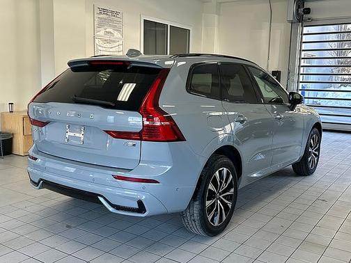 2025 Volvo XC60 Plus
