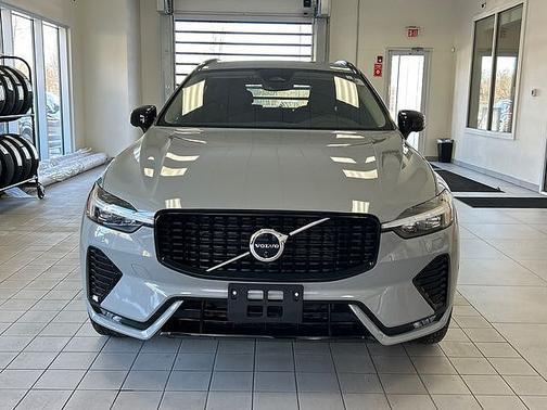 2025 Volvo XC60 Plus