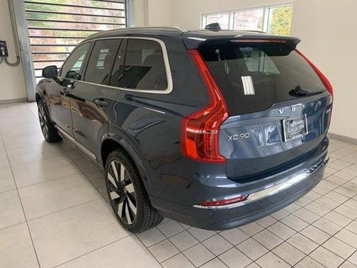2025 Volvo XC90 Plug-In Hybrid T8 Plus 6-Seater