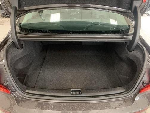 2024 Volvo S60 B5 Plus Dark Theme