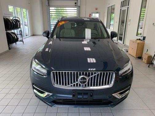2024 Volvo XC90 B5 Plus Bright Theme