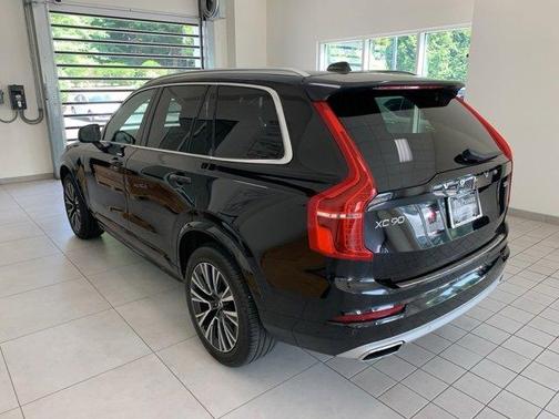 2020 Volvo XC90 T5 Momentum 7 Passenger