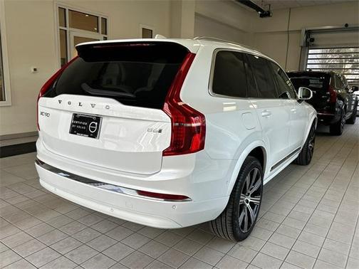 2024 Volvo XC90 B6 Ultimate Bright Theme 6-Seater
