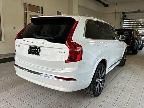 2024 Volvo XC90 B6 Ultimate Bright Theme 6-Seater