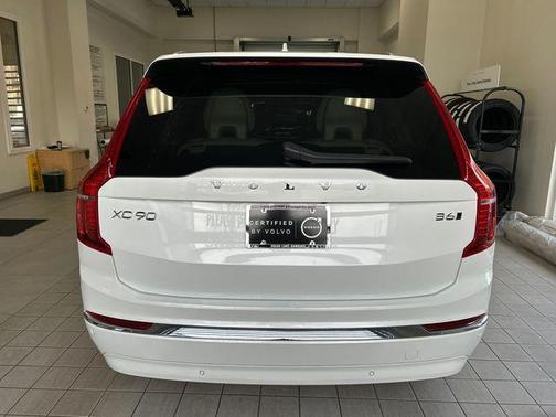 2024 Volvo XC90 B6 Ultimate Bright Theme 6-Seater