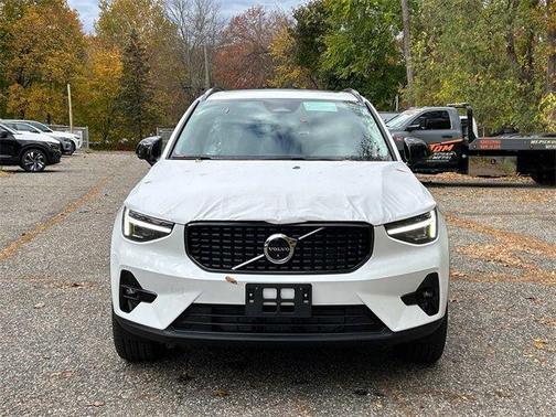 2026 Volvo XC40 B5 Ultra