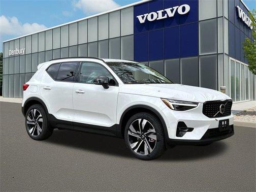 2026 Volvo XC40 B5 Ultra