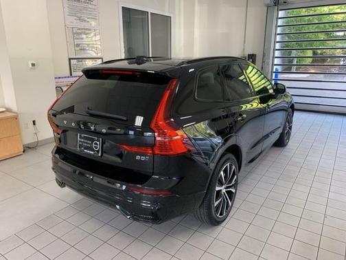 2025 Volvo XC60 B5 Plus
