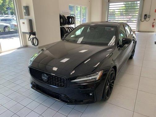 2024 Volvo S60 B5 Plus Black Edition