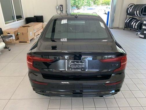 2024 Volvo S60 B5 Plus Black Edition